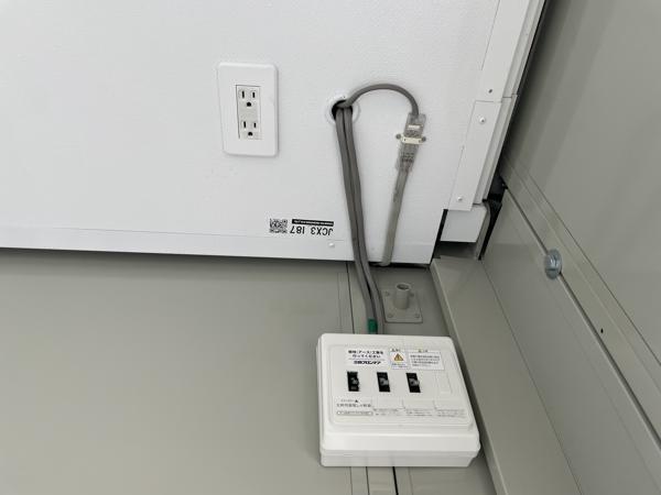 埼玉県草加店/展示場の中古ユニットハウス・プレハブ・コンテナハウスCT-32J(2.16坪)の各設備の分電盤
