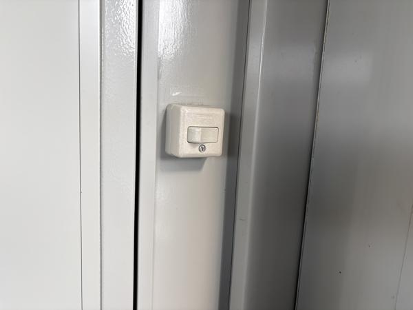 福岡県福岡東店/展示場の中古ユニットハウス・プレハブ・コンテナハウスCT-41J(2.83坪)の各設備のスイッチ