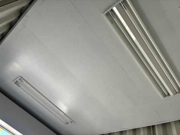 大分県大分東店/展示場の中古ユニットハウス・プレハブ・コンテナハウスCT-32JG(2.16坪)の各設備の照明器具