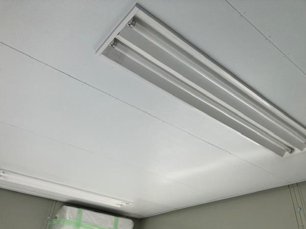 千葉県市原店/展示場の中古ユニットハウス・プレハブ・コンテナハウスCT-32J(2.16坪)の各設備の照明器具