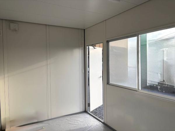 茨城県土浦出張所/展示場の新棟ユニットハウス・プレハブ・コンテナハウス38MSL(2.43坪)の本体の内観