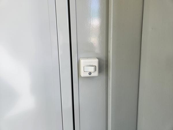 愛知県一宮店/展示場の中古ユニットハウス・プレハブ・コンテナハウスCT-32J(2.16坪)の各設備のスイッチ