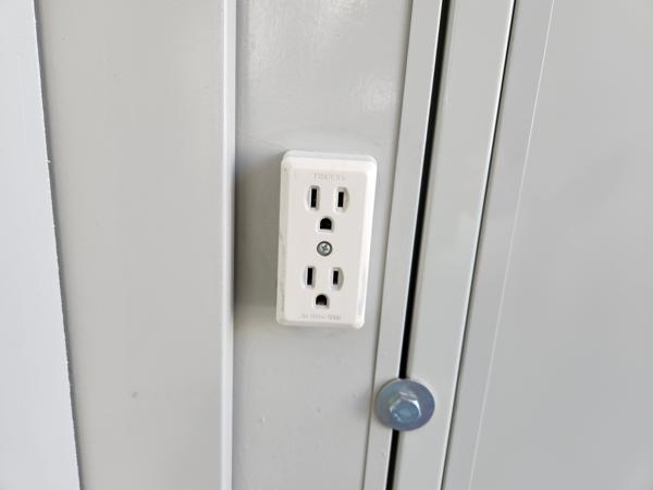 愛知県一宮店/展示場の中古ユニットハウス・プレハブ・コンテナハウスCT-32J(2.16坪)の各設備のコンセント