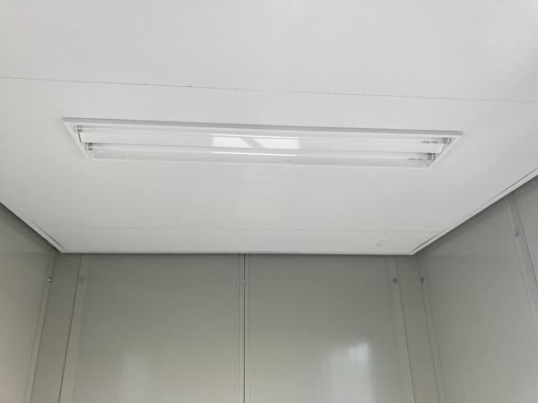 愛知県一宮店/展示場の中古ユニットハウス・プレハブ・コンテナハウスCT-41J(2.83坪)の各設備の照明器具