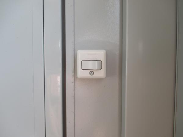 埼玉県加須店/展示場の中古ユニットハウス・プレハブ・コンテナハウスCT-41J(2.83坪)の各設備のスイッチ