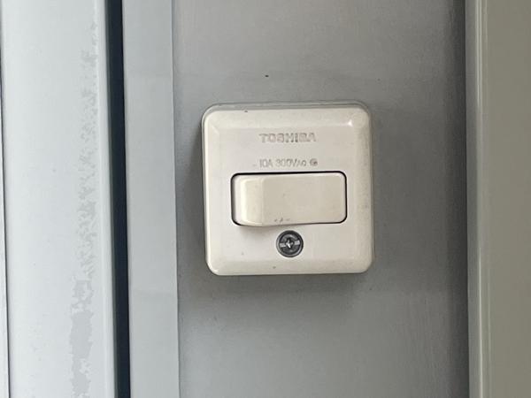 長崎県長崎店/展示場の中古ユニットハウス・プレハブ・コンテナハウスCT-32J(2.16坪)の各設備のスイッチ