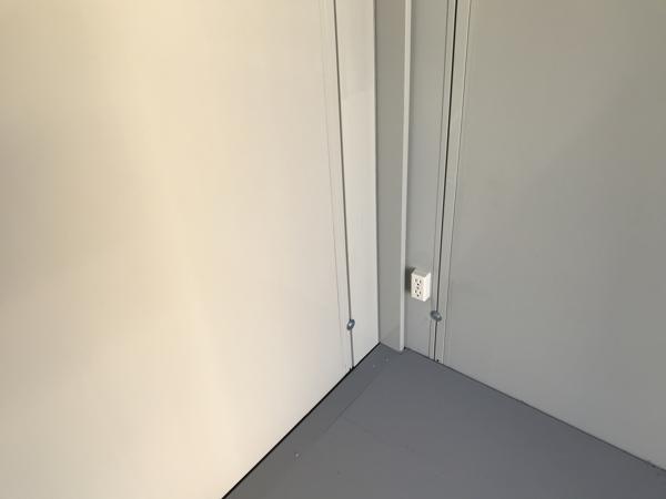 熊本県熊本出張所/熊本菊陽総合展示場の中古ユニットハウス・プレハブ・コンテナハウスCT-32J(2.16坪)の各設備のコンセント