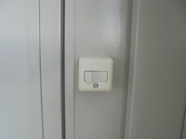 宮城県大崎店/展示場の中古ユニットハウス・プレハブ・コンテナハウスCT-32J(2.16坪)の各設備のスイッチ