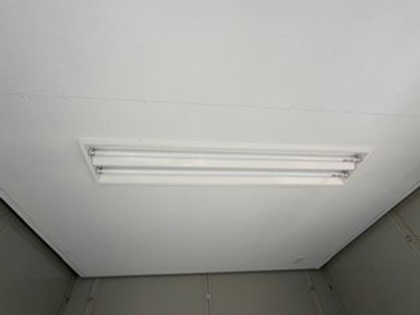 兵庫県伊丹店/展示場の中古ユニットハウス・プレハブ・コンテナハウスCT-41J(2.83坪)の各設備の照明器具