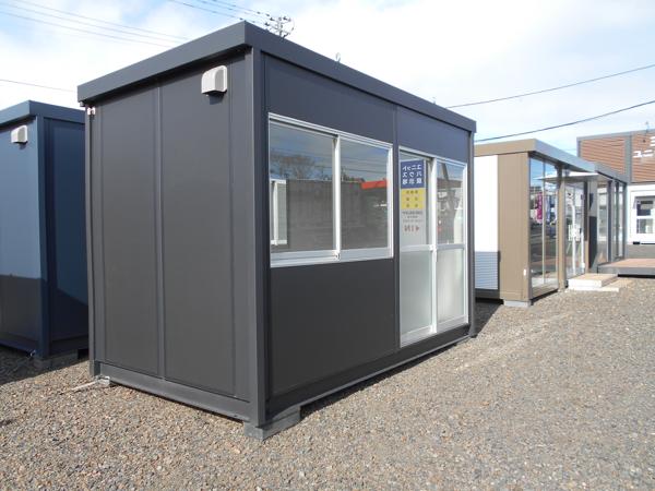 福島県須賀川店/展示場の新棟ユニットハウス・プレハブ・コンテナハウス38MSL(2.43坪)の本体の外観