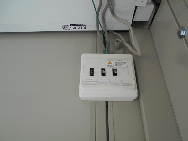 福島県いわき四倉店/展示場の中古ユニットハウス・プレハブ・コンテナハウスCT-32J(2.16坪)の各設備の分電盤