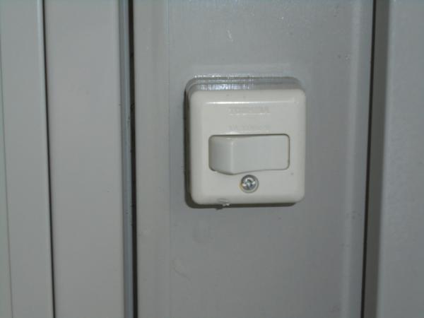 宮城県大崎店/展示場の中古ユニットハウス・プレハブ・コンテナハウスCT-41J(2.83坪)の各設備のスイッチ
