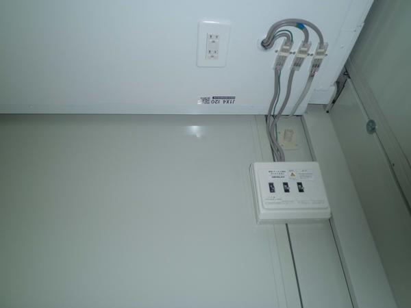 埼玉県北本店/展示場の中古ユニットハウス・プレハブ・コンテナハウスCT-41J(2.83坪)の各設備の分電盤