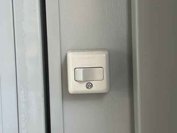 長崎県長崎店/展示場の中古ユニットハウス・プレハブ・コンテナハウスCT-32J(2.16坪)の各設備のスイッチ