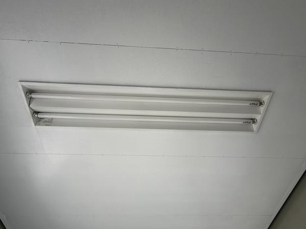 長崎県長崎店/展示場の中古ユニットハウス・プレハブ・コンテナハウスCT-32J(2.16坪)の各設備の照明器具