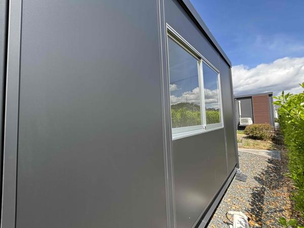 岡山県倉敷店/展示場の新棟ユニットハウス・プレハブ・コンテナハウス47MSL(3.02坪)の本体の外観