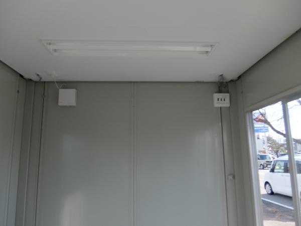 富山県富山営業所/展示場の中古ユニットハウス・プレハブ・コンテナハウスCT-32J(2.16坪)の各設備の分電盤