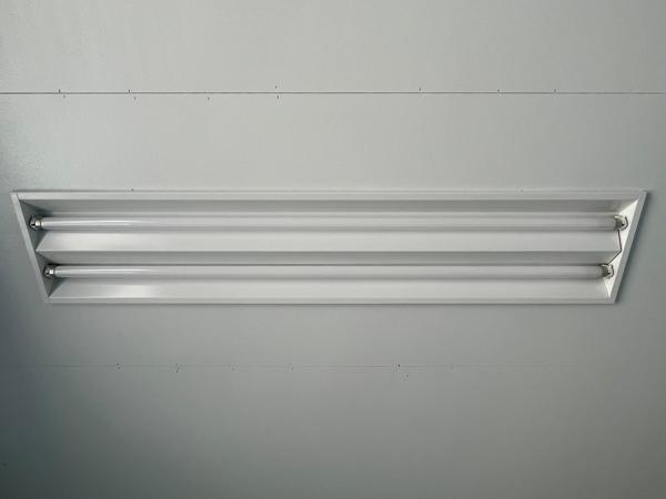 埼玉県草加店/展示場の中古ユニットハウス・プレハブ・コンテナハウスCT-41J(2.83坪)の各設備の照明器具