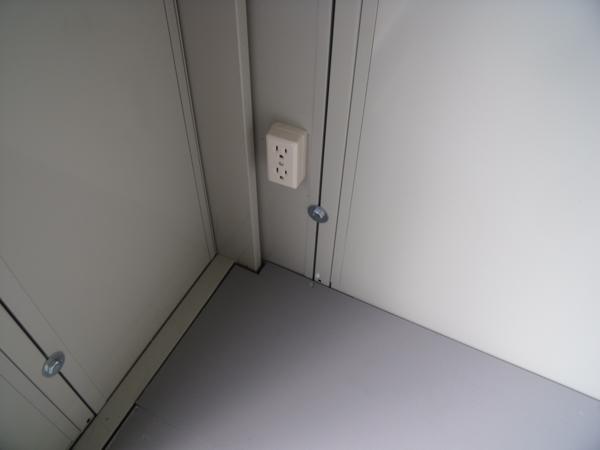 埼玉県花園インター店/展示場の中古ユニットハウス・プレハブ・コンテナハウスCT-54J(3.80坪)の各設備のコンセント