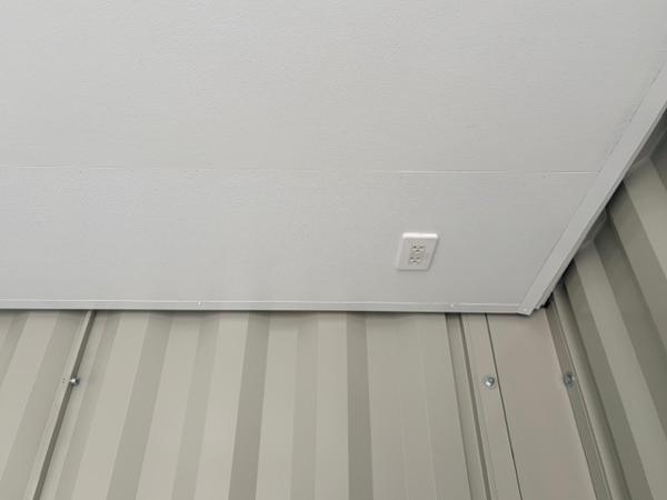 山梨県笛吹一宮店/展示場の中古ユニットハウス・プレハブ・コンテナハウス波板付き