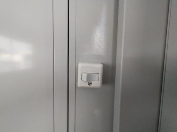 茨城県小美玉店/展示場の中古ユニットハウス・プレハブ・コンテナハウスCT-32J(2.16坪)の各設備のスイッチ