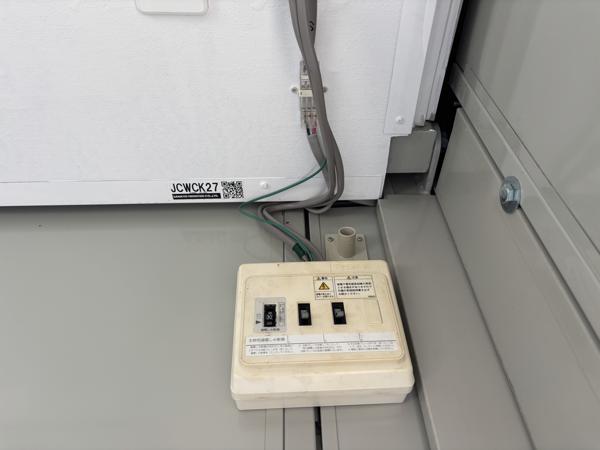 佐賀県佐賀出張所/展示場の中古ユニットハウス・プレハブ・コンテナハウスCT-32J(2.16坪)の各設備の分電盤