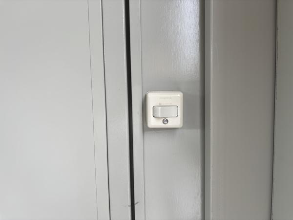 佐賀県佐賀出張所/展示場の中古ユニットハウス・プレハブ・コンテナハウスCT-32J(2.16坪)の各設備のスイッチ