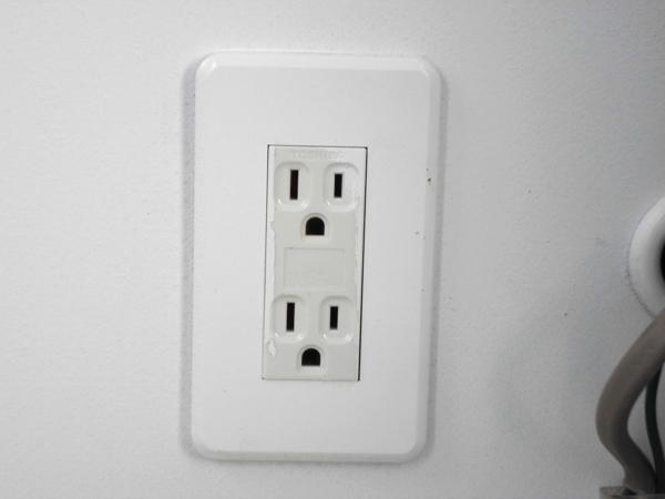 新潟県新潟出張所/総合展示場の中古ユニットハウス・プレハブ・コンテナハウスCT-41J(2.85坪)の各設備のコンセント