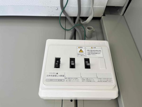 石川県小松店/展示場の中古ユニットハウス・プレハブ・コンテナハウスCT-41J(2.83坪)の各設備の分電盤