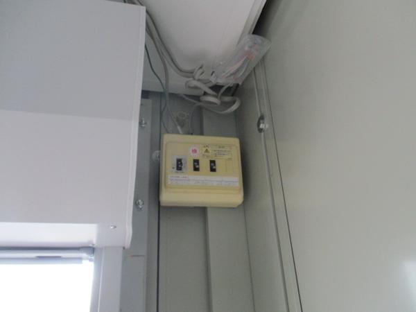 千葉県横芝光店/展示場の中古ユニットハウス・プレハブ・コンテナハウスCT-32J(2.16坪)の各設備の分電盤