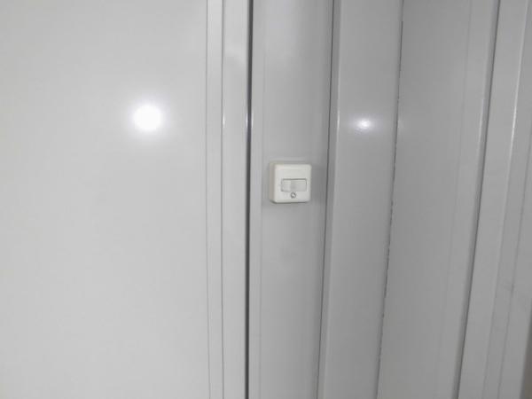 福岡県太宰府店/展示場の中古ユニットハウス・プレハブ・コンテナハウスCT-32J(2.18坪)の各設備のスイッチ