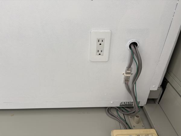 福岡県福岡東店/展示場の中古ユニットハウス・プレハブ・コンテナハウスCT-32J(2.16坪)の各設備のコンセント
