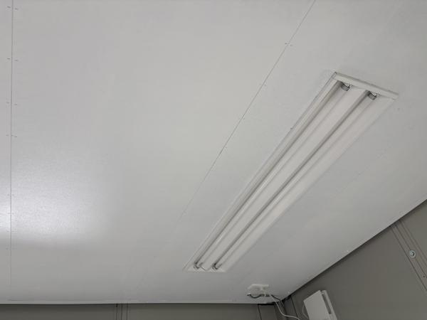 福岡県福岡東店/展示場の中古ユニットハウス・プレハブ・コンテナハウスCT-32J(2.16坪)の各設備の照明器具