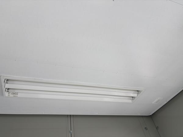 福岡県福岡東店/展示場の中古ユニットハウス・プレハブ・コンテナハウスCT-32J(2.16坪)の各設備の照明器具