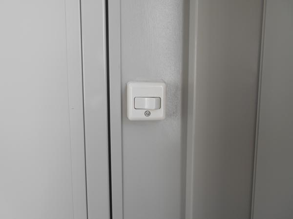 福島県福島店/展示場の中古ユニットハウス・プレハブ・コンテナハウスCT-41J(2.83坪)の各設備のスイッチ