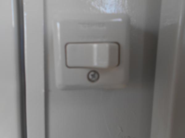 愛知県名古屋緑店/展示場の中古ユニットハウス・プレハブ・コンテナハウスCT-41J(2.83坪)の各設備のスイッチ