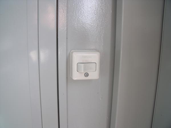 埼玉県花園インター店/展示場の中古ユニットハウス・プレハブ・コンテナハウスCT-41J(2.83坪)の各設備のスイッチ