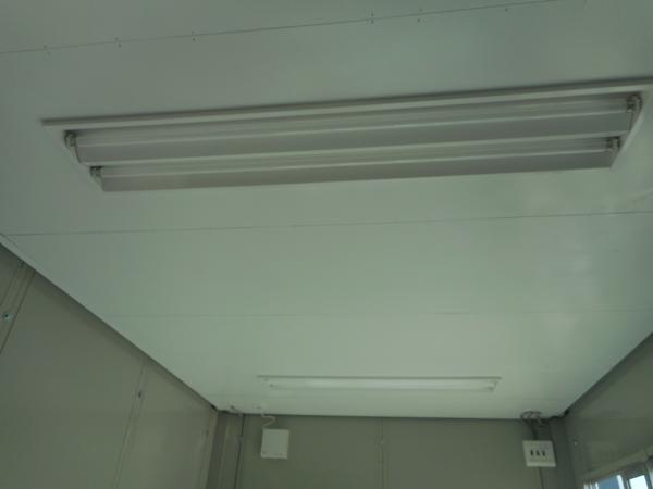 石川県金沢店/展示場の中古ユニットハウス・プレハブ・コンテナハウスルーバー付き