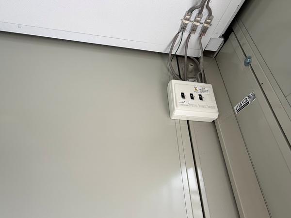 滋賀県栗東店/展示場の中古ユニットハウス・プレハブ・コンテナハウスCT-41J(2.83坪)の各設備の分電盤