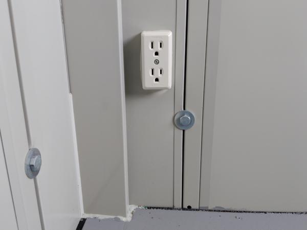 茨城県小美玉店/展示場の中古ユニットハウス・プレハブ・コンテナハウスCT-41J(2.83坪)の各設備のコンセント