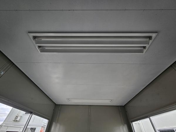 北海道札幌店/展示場の中古ユニットハウス・プレハブ・コンテナハウスCT-32J(2.17坪)の各設備の照明器具