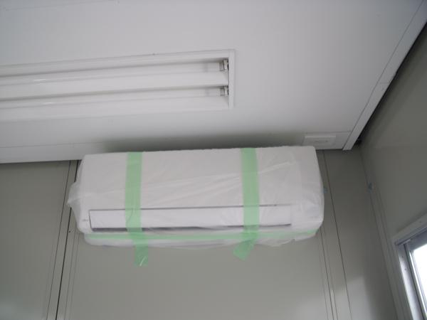 埼玉県花園インター店/展示場の中古ユニットハウス・プレハブ・コンテナハウスCT-32J(2.16坪)の各設備のエアコン