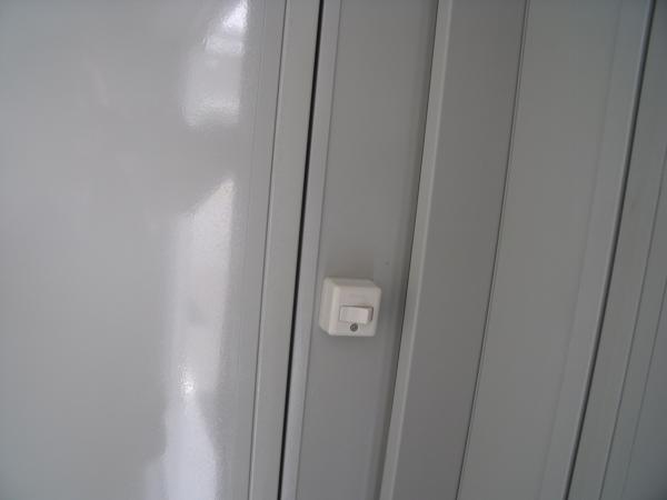 埼玉県花園インター店/展示場の中古ユニットハウス・プレハブ・コンテナハウスCT-32J(2.16坪)の各設備のスイッチ