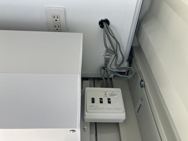 大阪府枚方店/展示場の中古ユニットハウス・プレハブ・コンテナハウスCT-32JG(2.16坪)の各設備の分電盤