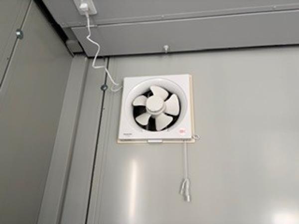 兵庫県伊丹店/展示場の中古ユニットハウス・プレハブ・コンテナハウスCT-54J(7.71坪)の各設備の換気扇