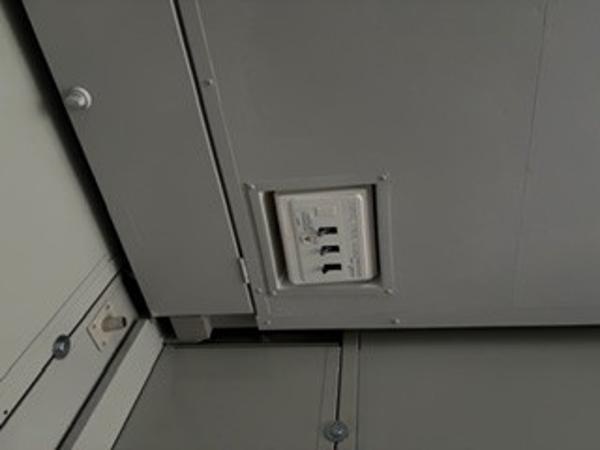 兵庫県伊丹店/展示場の中古ユニットハウス・プレハブ・コンテナハウスCT-54J(7.71坪)の各設備の分電盤