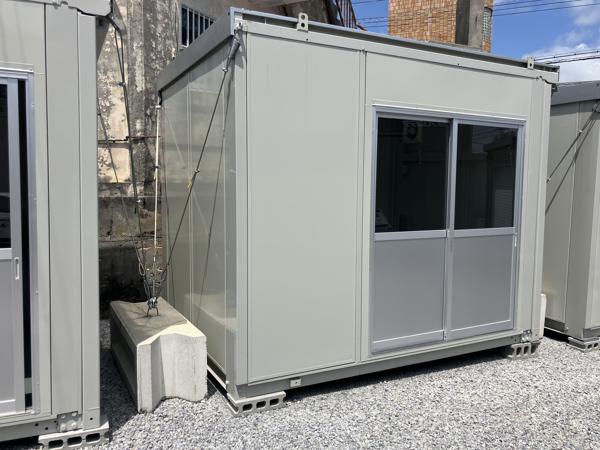 沖縄県うるま店/展示場　1/5OPENの中古ユニットハウス・プレハブ・コンテナハウスCT-32J(2.16坪)の本体の外観
