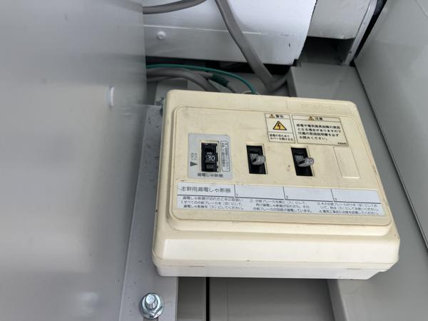 沖縄県うるま店/展示場　1/5OPENの中古ユニットハウス・プレハブ・コンテナハウスCT-32JG(2.16坪)の各設備の分電盤