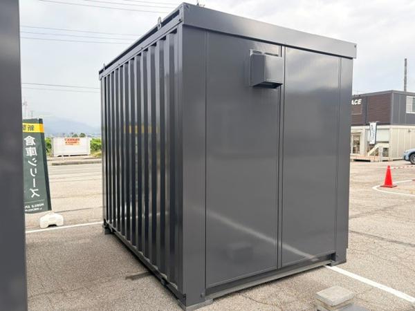 山梨県笛吹一宮店/展示場の中古ユニットハウス・プレハブ・コンテナハウス波板付き