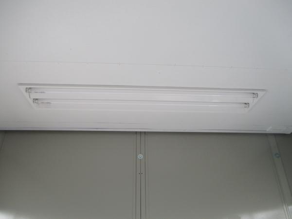 岐阜県各務原店/展示場の中古ユニットハウス・プレハブ・コンテナハウスCT-32J(2.16坪)の各設備の照明器具